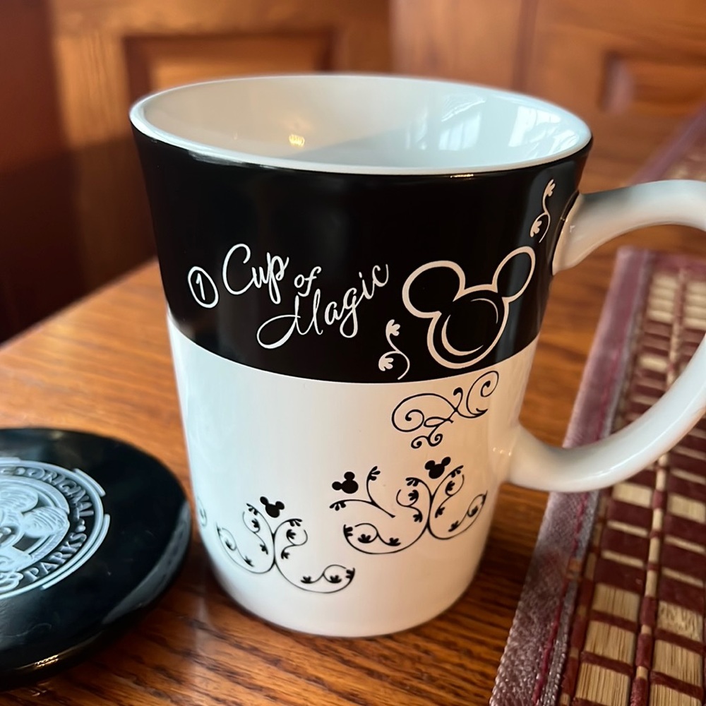 Micky Mouse “cup of magic” mug with lid